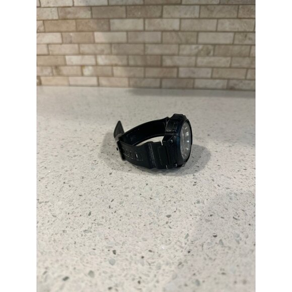 Casio MCW200H-2AV, Men's Chronograph Watch - Picture 3 of 4